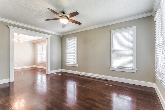 Building Photo - 5901 Belmont Ave