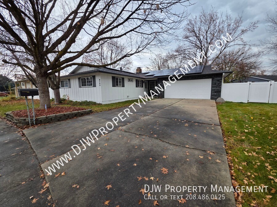 Foto principal - 9144 W Dalton Pl