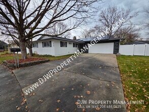 Building Photo - 9144 W Dalton Pl