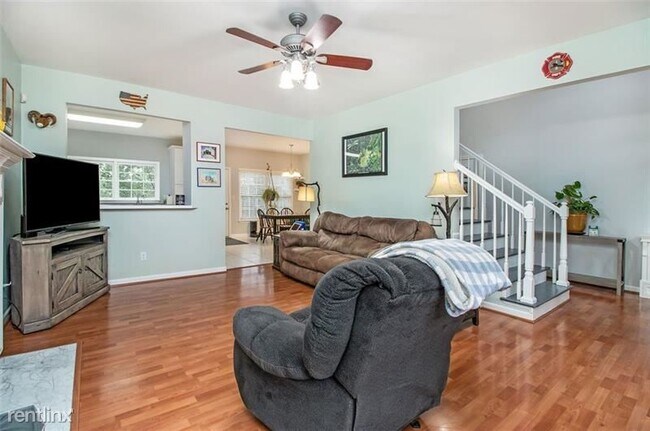 Building Photo - 3 br, 4 bath House - 123 TOWER RIDGE Road NW
