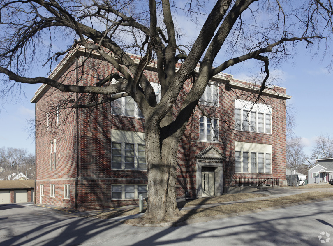 Foto del edificio - Maywood School Apartments