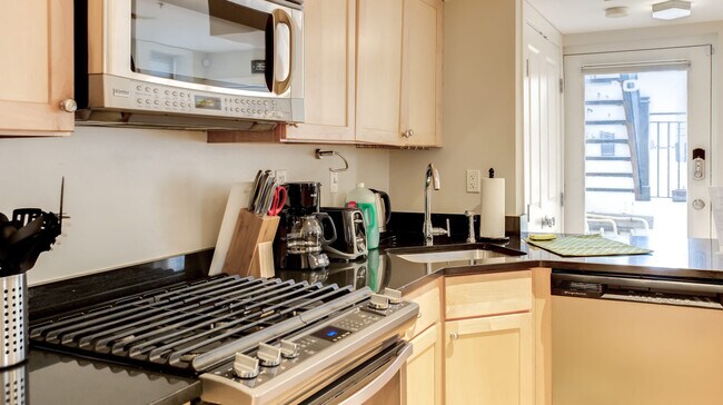 Foto del edificio - 1224 13th St NW