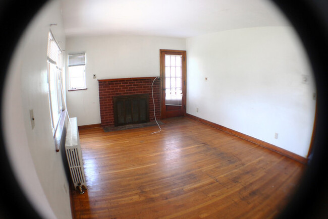 Livingroom! - 451 E Prospect St