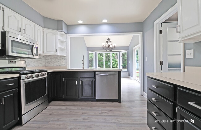 Building Photo - 304 Hazelwood Dr