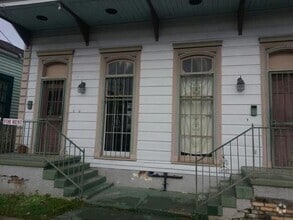 Building Photo - 921 N Miro St
