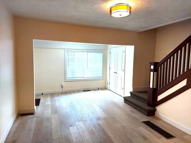 Foto del edificio - 806 N State St