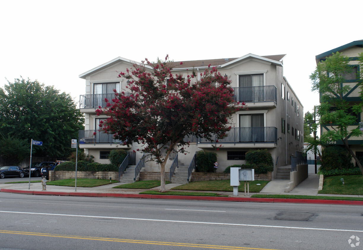 Building Photo - 13504 Burbank Blvd