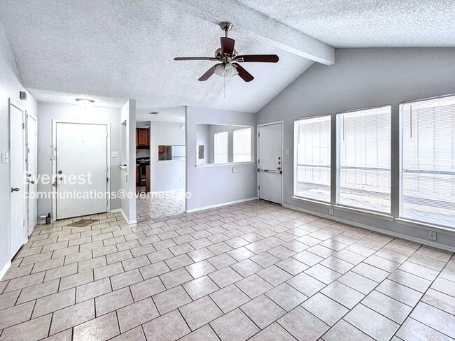 Building Photo - 6319 Glenhagen Dr