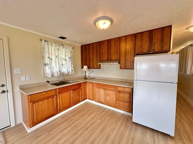 Building Photo - Newly Renovated 700 Sq. Ft. Attached Studio for Rent – Wailuku