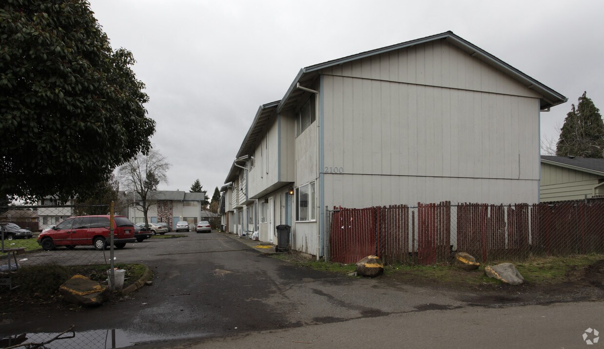 Foto del edificio - 2100 Carlson Rd