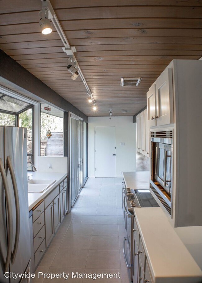 Building Photo - 4 br, 2 bath House - 31 Mt. Lassen Drive 4...