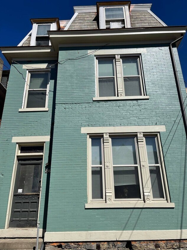 Front of property - 1562 Chase Ave