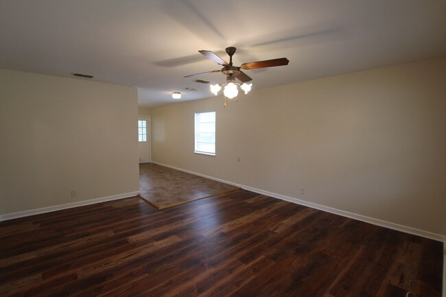 Foto del edificio - Coming Soon! Charming 3 bedroom Home in Ty...