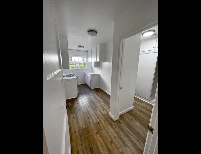 Building Photo - 1601 N Normandie Ave