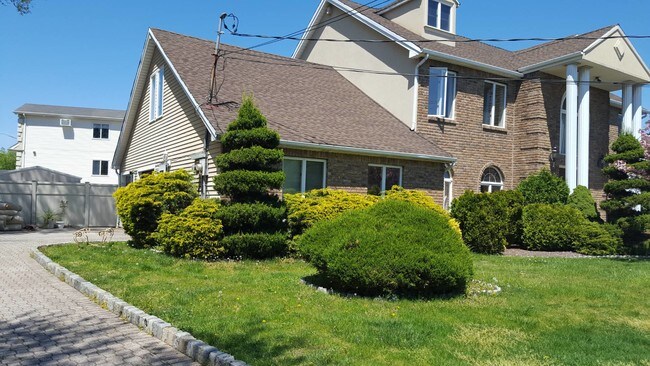 Foto del edificio - 891 Woodrow Rd