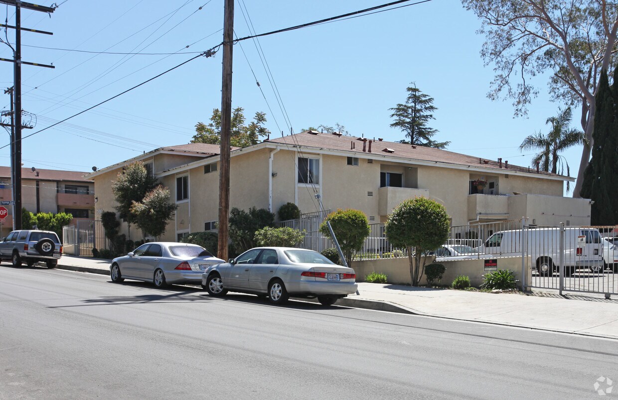 Building Photo - 7300 Valmont St