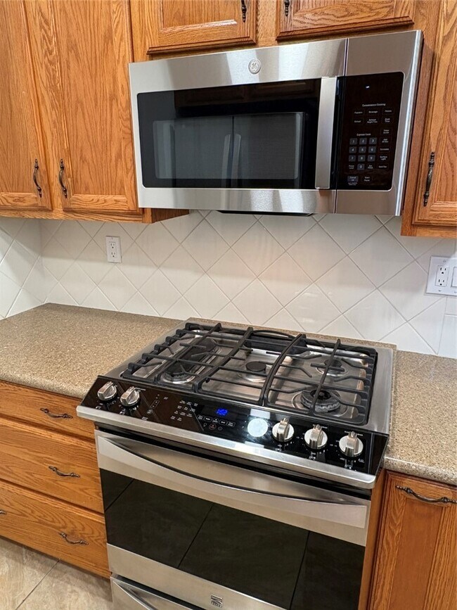 Foto del edificio - 15381 Cambay Ln