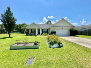 Building Photo - 460 Derby Ln