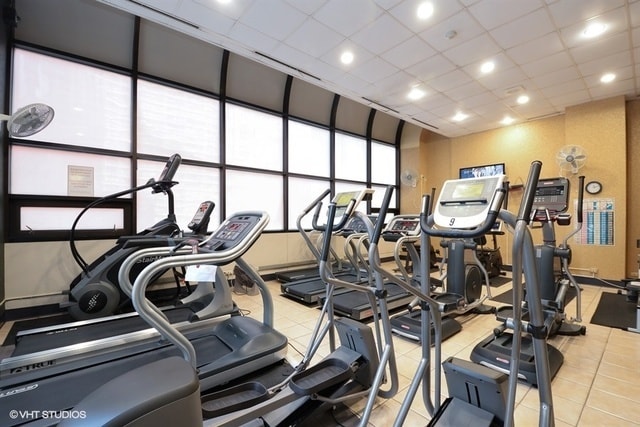 Building Photo - 211 E Ohio St