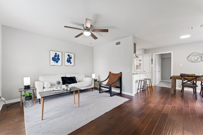 Foto del edificio - 9130 Vogue Ln