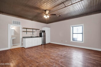 Building Photo - 5753 W Glendale Ave