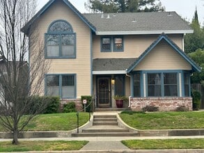 Building Photo - 2723 Donner Way