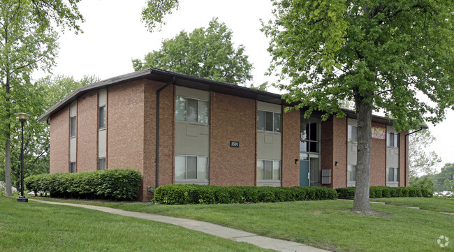 Primary Photo - Hickory Trace Apartments