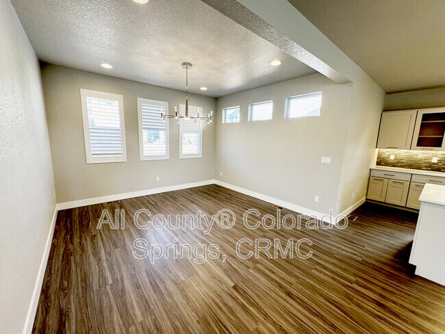 Foto del edificio - 9262 Kathi Creek Dr