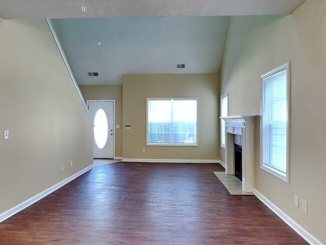 Building Photo - One Month Free! Spacious 4 Bed Home locate...