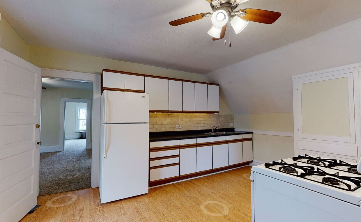 Foto principal - 820 N Center St