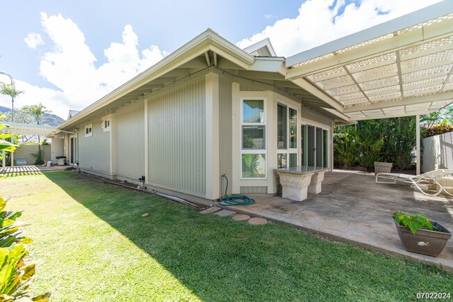 Building Photo - RARELY AVAILABLE 3BR 2BA IN HAWAII KAI!!!