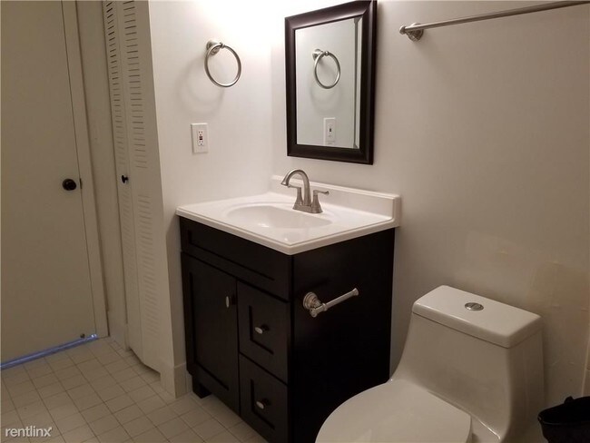 Foto del edificio - 2 br, 2 bath  - 717 NW 92nd Ave