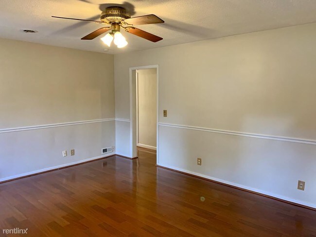Building Photo - 3 br, 1 bath House - 254 Beeler Dr
