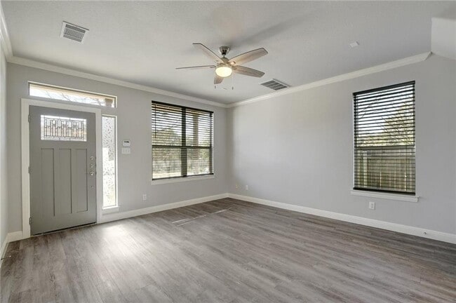 Building Photo - 430 Old Fitzhugh Rd