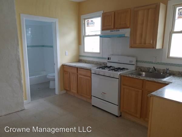 Building Photo - 830 S 19th St