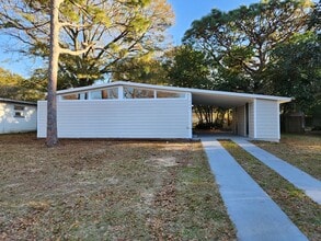 Building Photo - 909 Twinbrook Ave