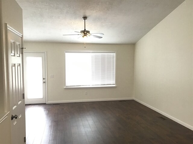 Building Photo - 8359 S Sawtooth Oak Drive