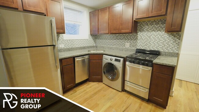 Foto del edificio - 556 W Arlington Pl