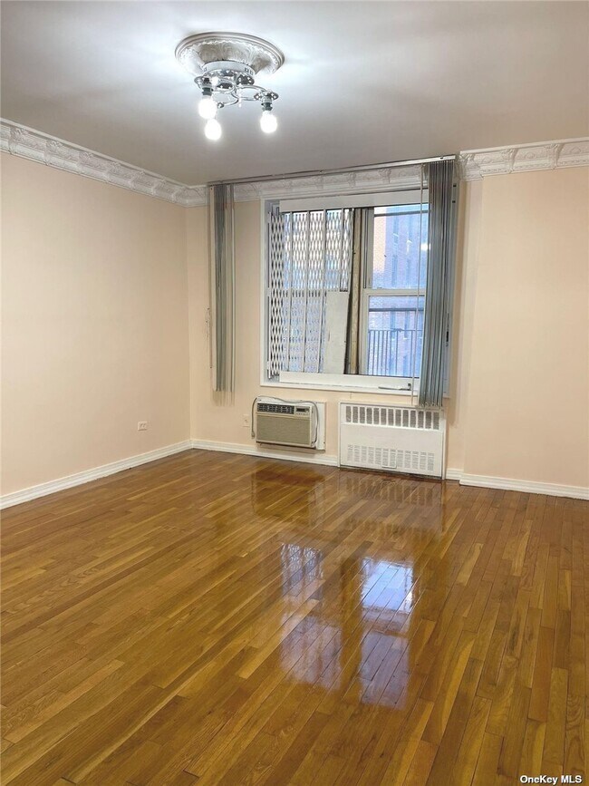 Building Photo - 108-49 63rd Ave