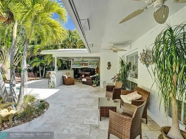 Foto del edificio - 1424 NE 56th Ct