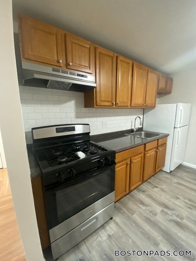 Building Photo - 134 Willard St