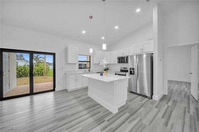 Building Photo - 2836 NW 5th Terrace