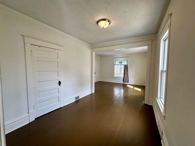 Comedor - 227 N Humboldt Ave N