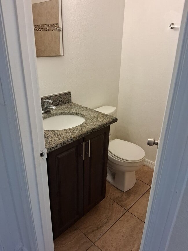 Foto del edificio - 2321 E 110th Ave