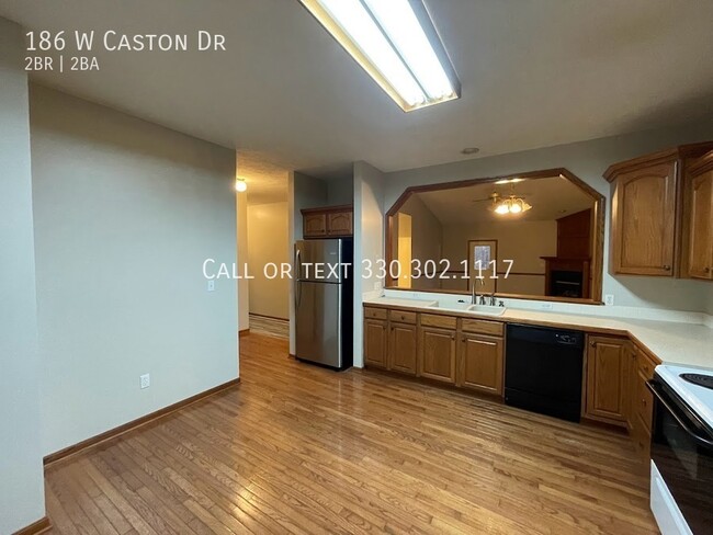 Building Photo - Two bedroom two bathroom duplex for rent