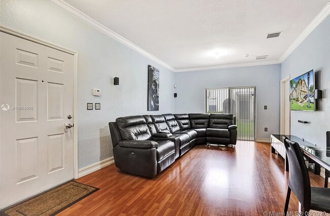 Foto del edificio - 13150 Silver Falls Blvd