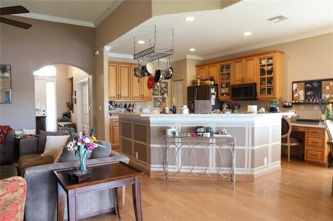 Building Photo - 11000 NW 64th Dr