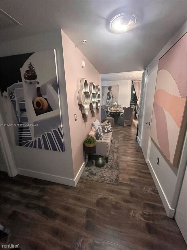 Foto del edificio - 2 br, 2.5 bath Condo - 90 SW 3rd St Apt 2904