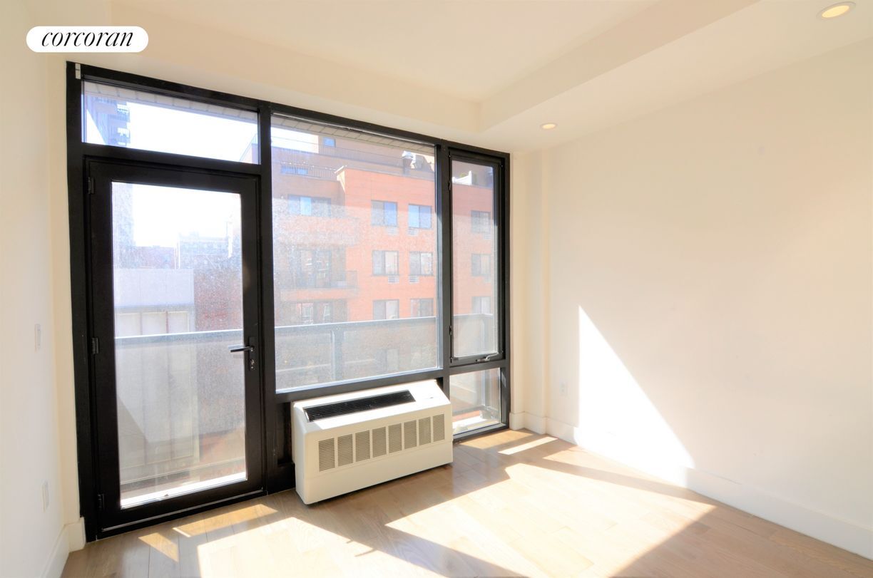 Foto principal - 399 E 8th St