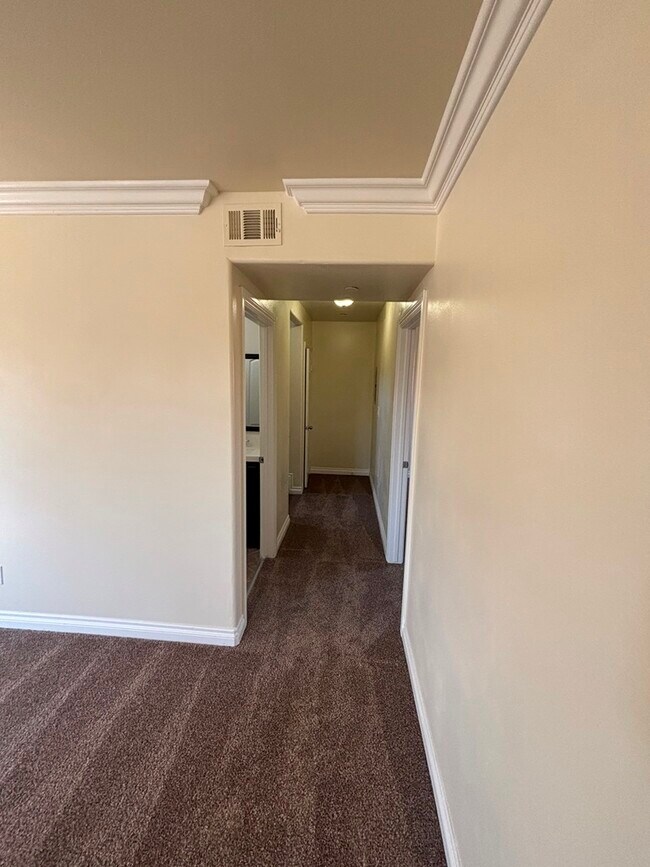Foto del edificio - 251 E 118th Pl